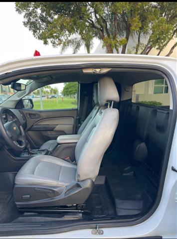 $12000 : Chevrolet Colorado image 3