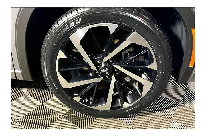 $26525 : Mitsubishi Outlander 2022 AW image 4