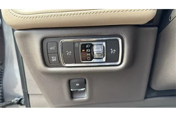 $35835 : Lincoln Nautilus 2021 AWD Re image 7