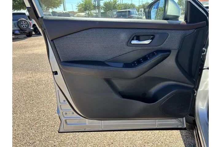 $24975 : 2023 Rogue SV image 9