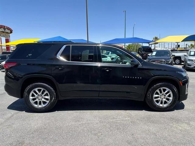 $27995 : Pre-Owned 2022 Traverse LS Sp image 5