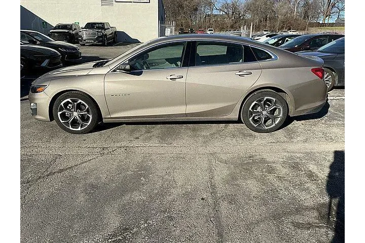 $19888 : Chevrolet Malibu 2024 LT 4dr image 10