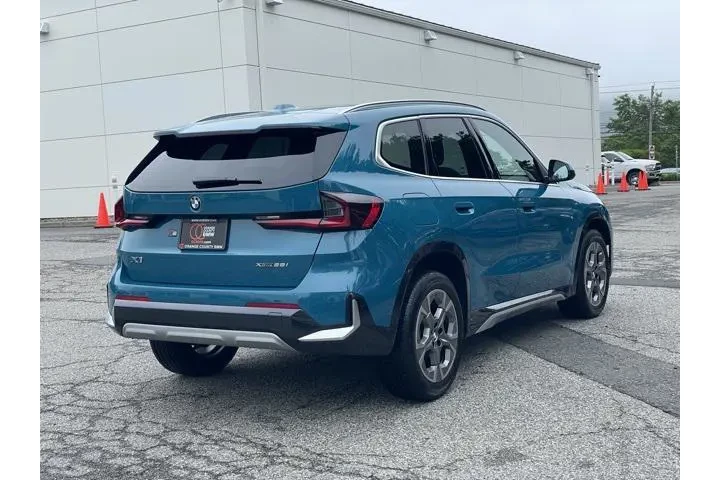 $42795 : BMW X1 2025 AWD xDrive28i 4d image 4