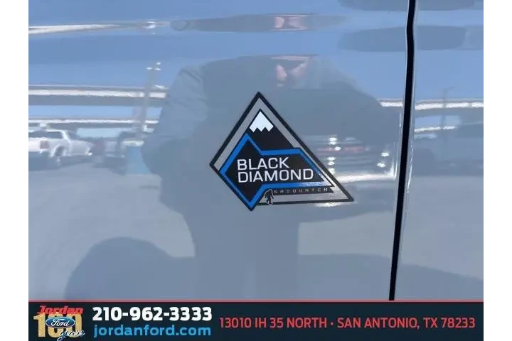 $39942 : Ford Bronco 2024 4x4 Black D image 4