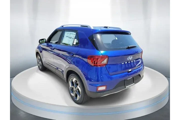 $19988 : Hyundai VENUE 2025 SEL 4dr C image 3