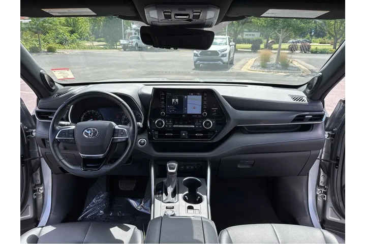 $33997 : 2021 Highlander XSE image 3