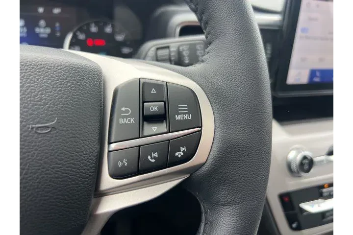 $37215 : Ford Explorer 2024 AWD XLT 4 image 10