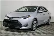 2019 COROLLA LE ---- TOYOTA 4D en Los Angeles