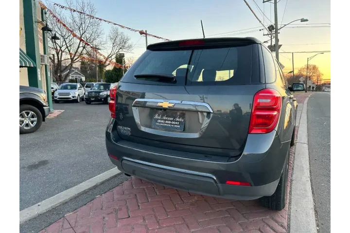 $7995 : 2017 Equinox LS image 5