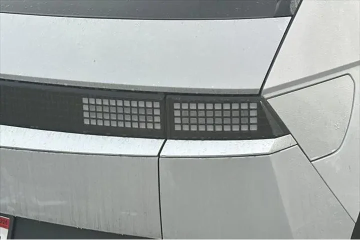 $23990 : Hyundai IONIQ 5 2024 SEL 4dr image 6