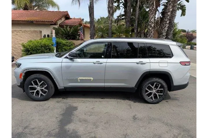 $30498 : Jeep Grand Cherokee L 2024 4 image 8