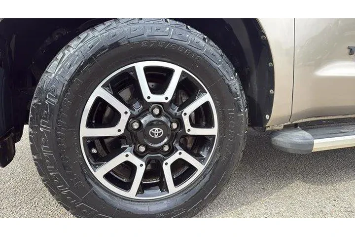 $12857 : Toyota Tundra 2007 SR5 4dr C image 4