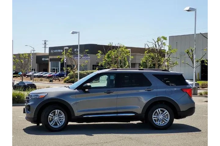 $27800 : Ford Explorer 2023 XLT 4dr S image 7