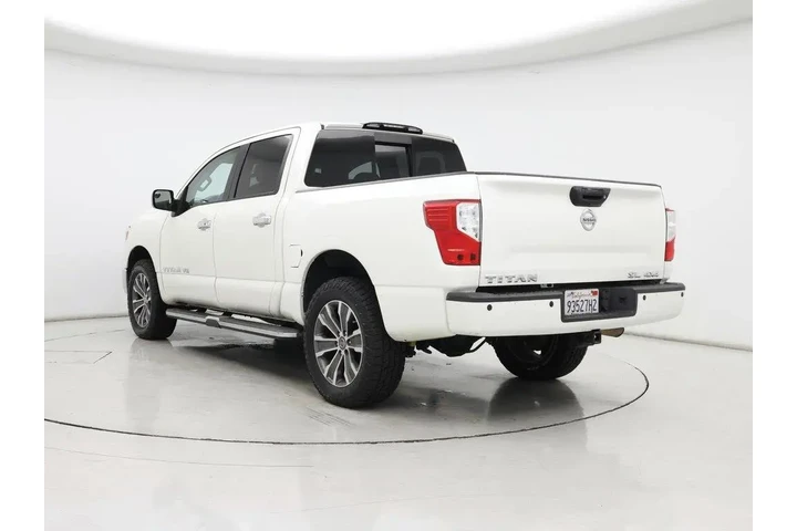 $26998 : Nissan Titan 2018 4x4 SL 4dr image 2