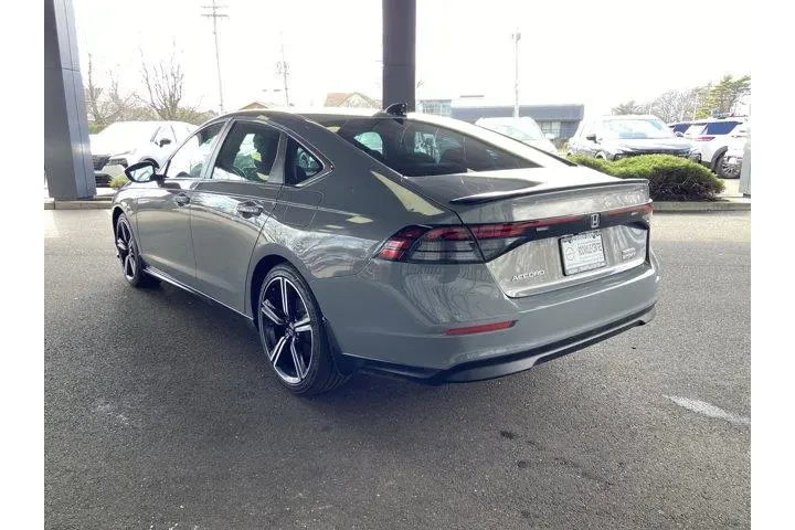 $22487 : Honda Accord Hybrid 2023 Spo image 7