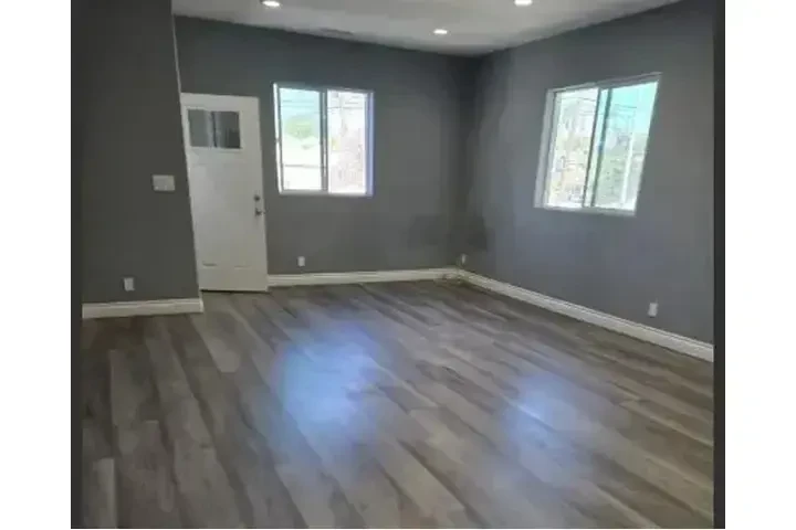 $3500 : LARGE 3 BED, 4 BA, APT. image 4