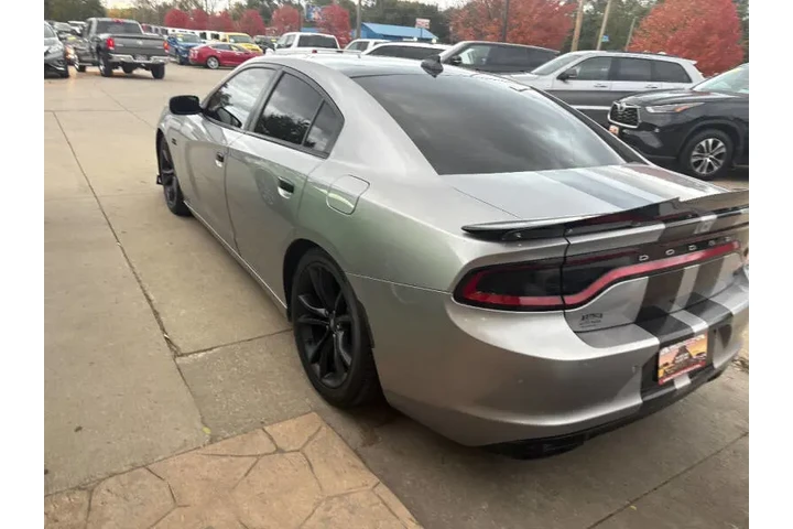 $12950 : 2017 Charger R/T image 7