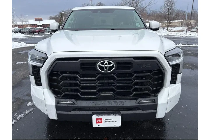 $40597 : 2022 Tundra SR5 CREW image 9
