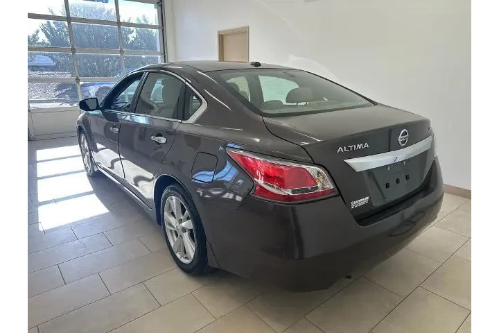 $11990 : Nissan Altima 2015 2.5 SL 4d image 5