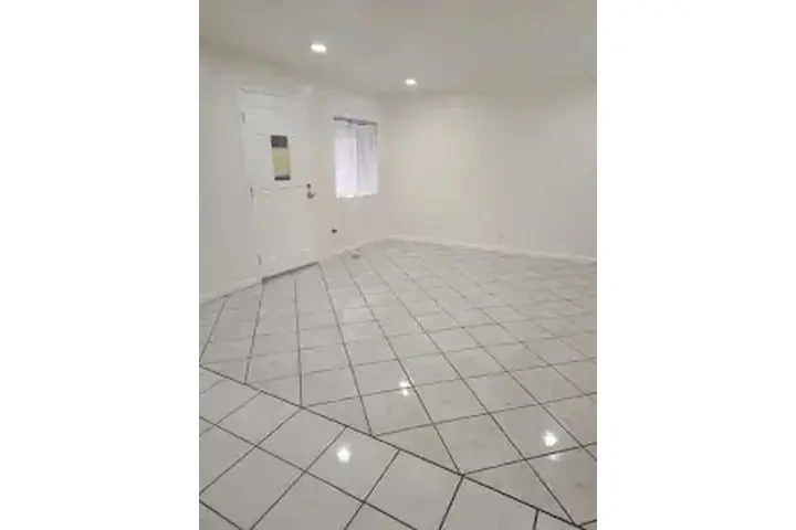 HUNTINGTON PARK RENTO CASA image 6