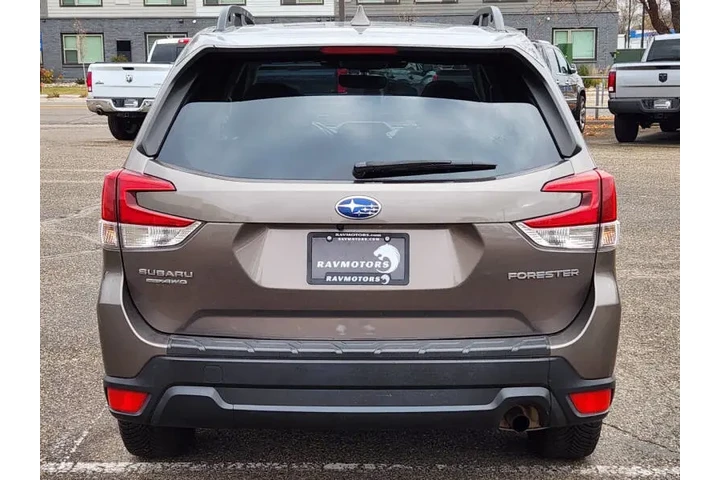 $19475 : 2023 Forester Premium image 10