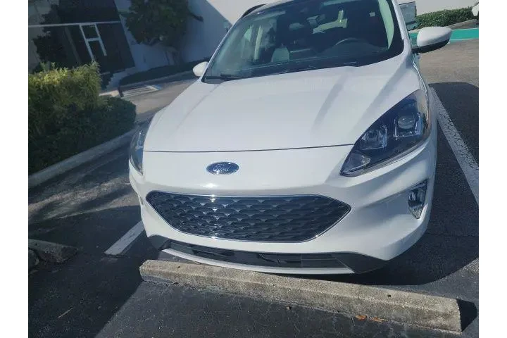 $19797 : Ford Escape 2022 SEL 4dr SUV image 2