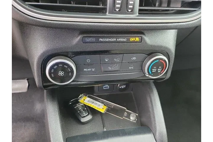 $18200 : Ford Escape 2022 AWD SE 4dr image 7