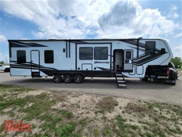 $120999 : 2022 Grand Design Momentum 39 image 10