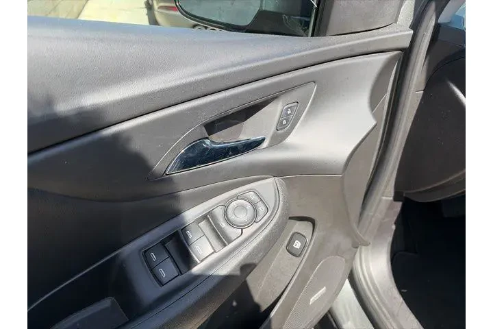 $12600 : Chevrolet Volt 2017 LT 4dr H image 7