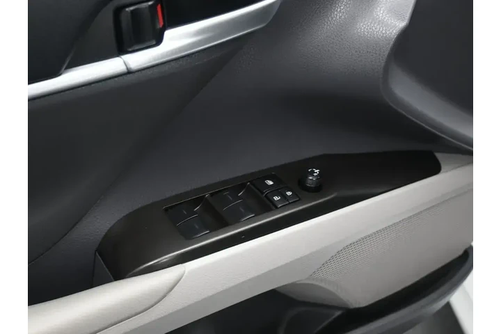 $26800 : Toyota Camry Hybrid 2023 LE image 9