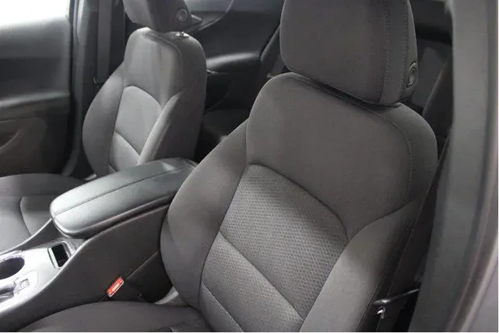 $19988 : Chevrolet Malibu 2023 LT 4dr image 6