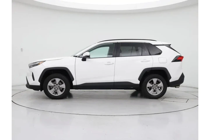 $29998 : Toyota RAV4 2023 AWD XLE 4dr image 3