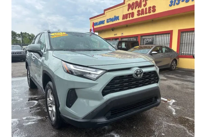 $26995 : 2023 RAV4 XLE image 1