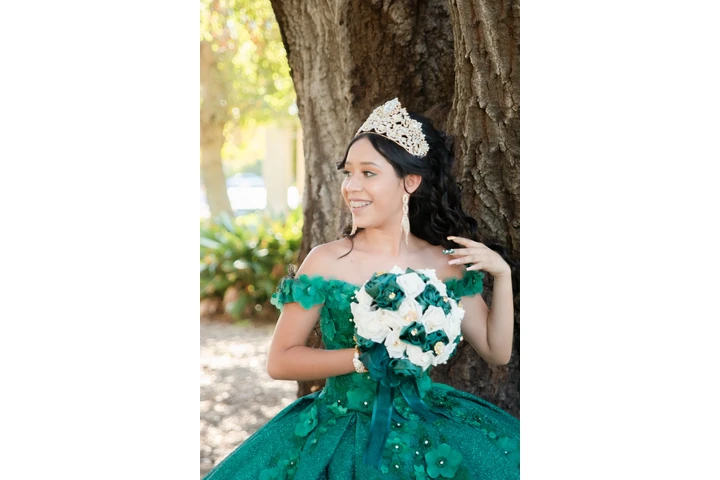 UNIQUE PHOTO AND VIDEO image 6