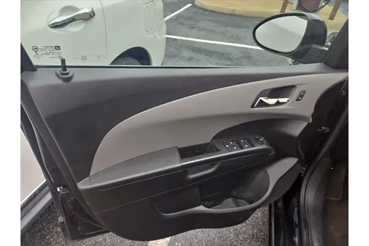 $6997 : Chevrolet Sonic 2016 LT Auto image 7