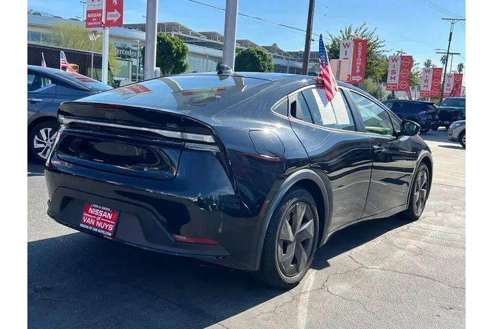 $30998 : Toyota Prius Prime 2024 SE 4 image 5