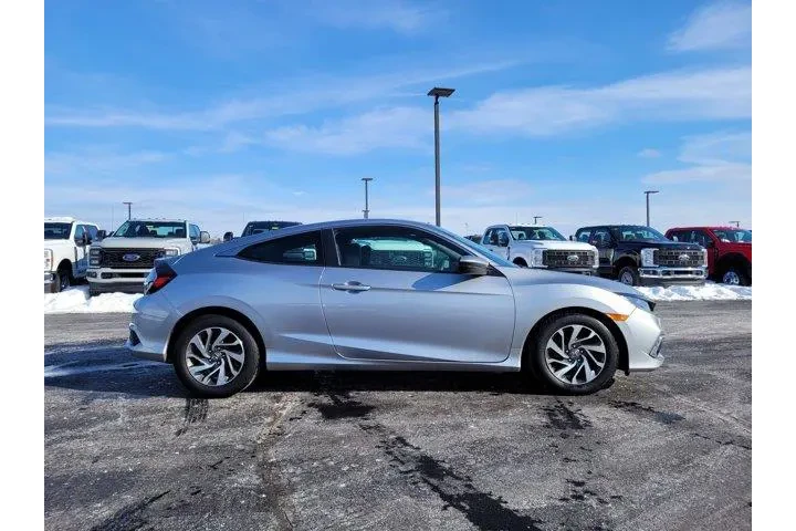 $15998 : Honda Civic 2019 LX 2dr Coup image 2