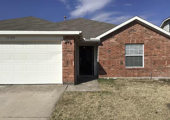 $1200 : HOUSE RENT IN FORT WORTH TX image 3