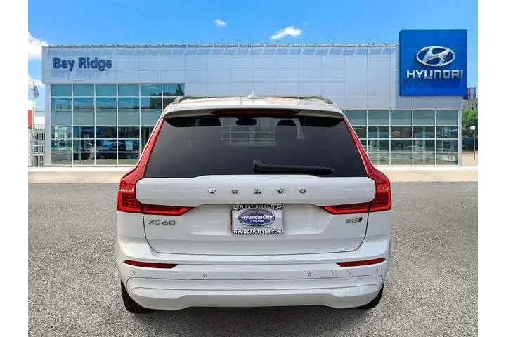 $19993 : Volvo XC60 2022 AWD B5 Momen image 5
