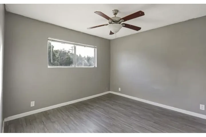 $1100 : APT LOS ANGELES INCLUYE PARKIN image 4