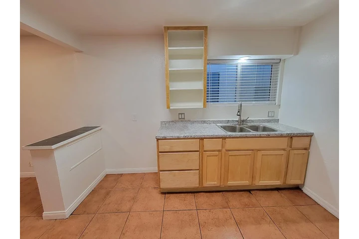 $1000 : Esta casa de 2 dormitorios y 1 image 8