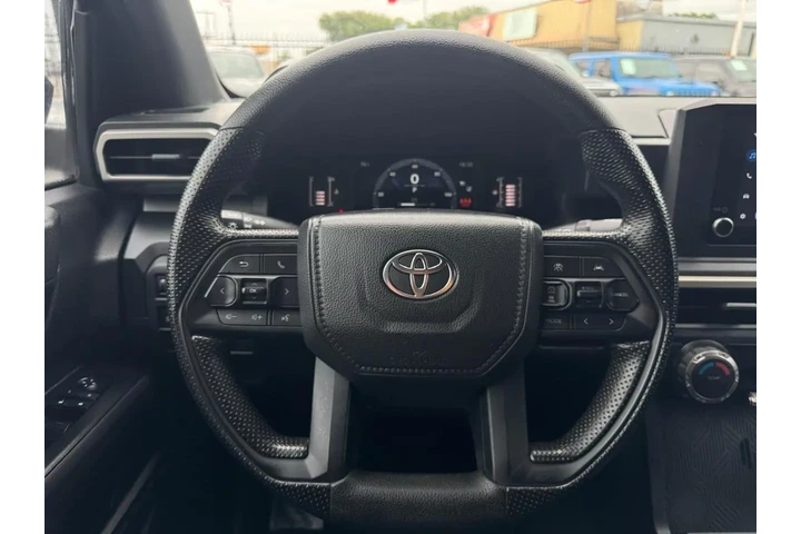 2025 Tacoma SR Double Cab 4WD image 9