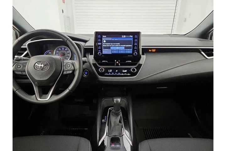 $20998 : Toyota Corolla Hatchback 202 image 9