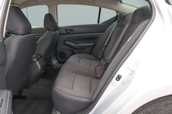 $22787 : 2025 Altima SV AWD image 8