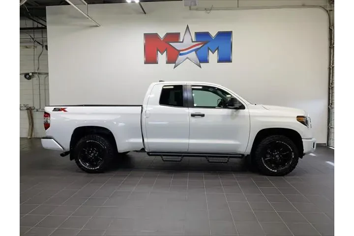 $35789 : Toyota Tundra 2020 4x4 SR5 4 image 1