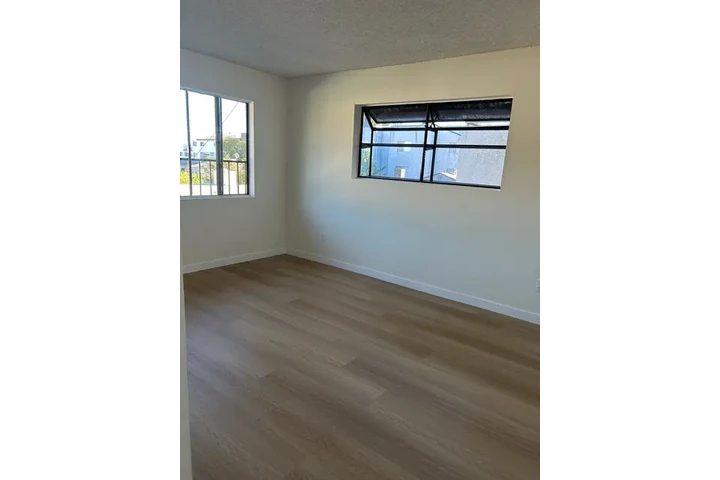 $1750 : Rento 1+1 en Burbank image 6