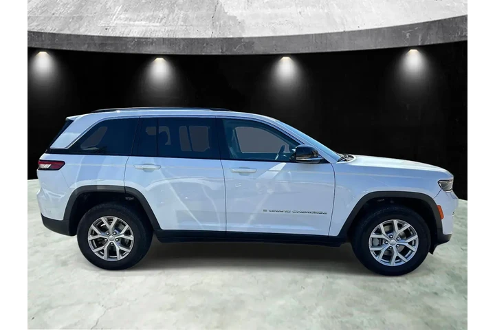$25985 : Jeep Grand Cherokee 2023 4x4 image 2