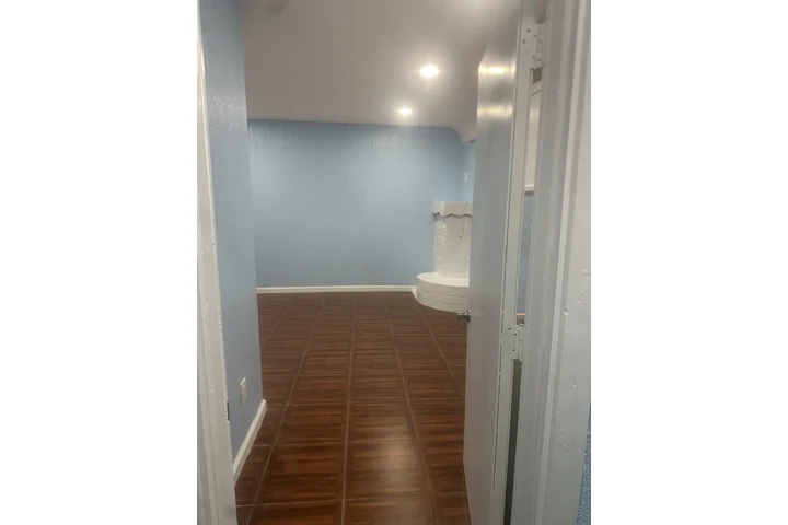 $1000 : Rento cuarto con bano privado image 3