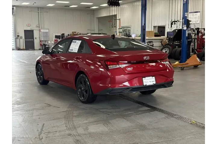 $18175 : Hyundai ELANTRA 2022 SEL 4dr image 7