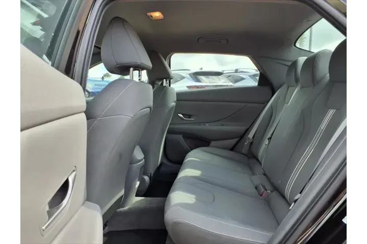 $24990 : Hyundai ELANTRA 2024 SEL 4dr image 8